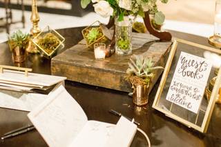 La Vie en Rose Floral & Event Designs - 8