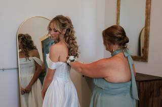 The Salty Blonde Salon - 10