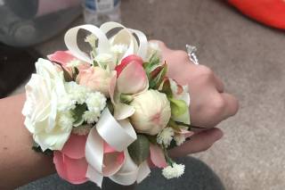 Holly's Wedding Flowers - 16