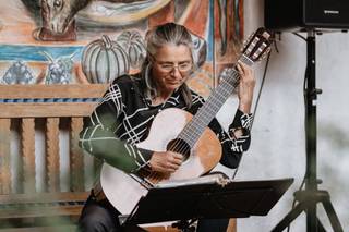 Petra Guitar - 11