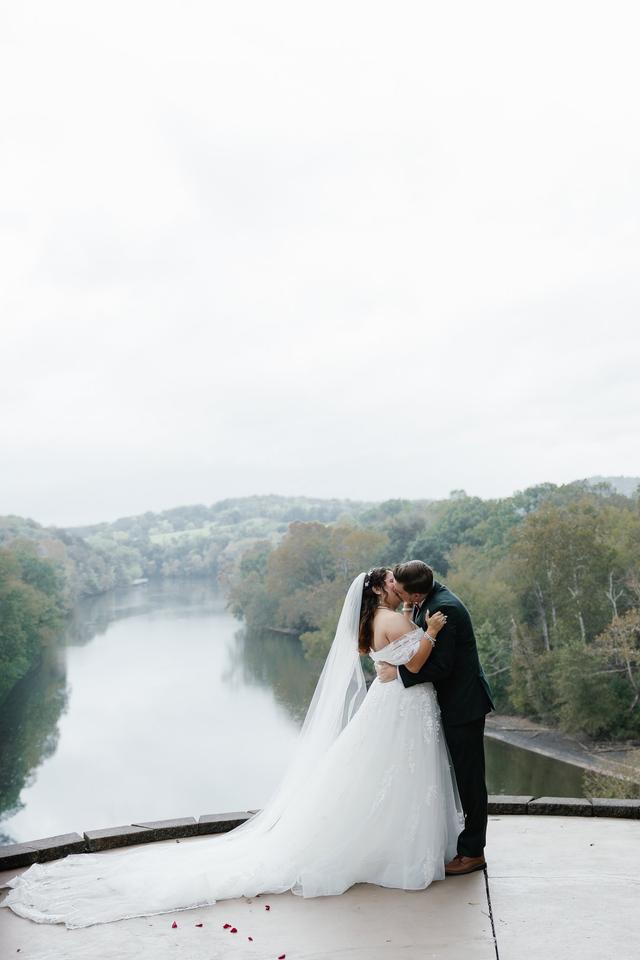 River Cliff Event Venue - 1