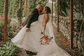 Cameron & Fairbanks Floral Design - 10