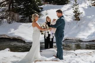 Rev. Kelly Robbins Wedding Officiant - 17