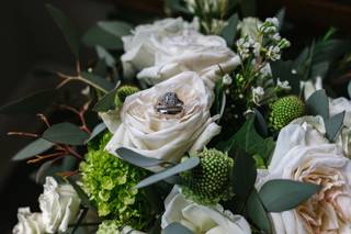 Beverly's Flowers and Gifts - 7