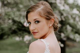 Kiss and Makeup Professional Makeup Artistry - 4