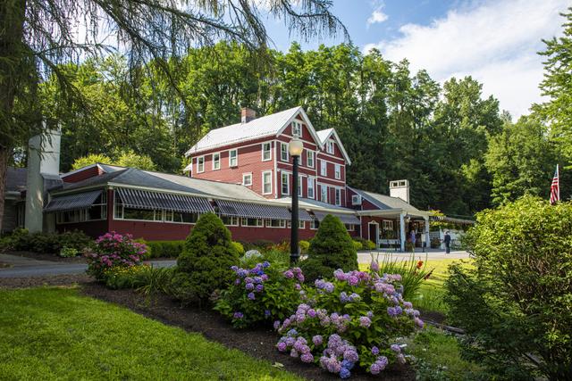 Springside Inn - 4