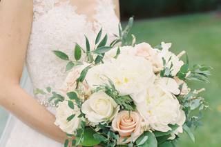 Shelly Black, Custom Floral Designer, at Wayside Studios - 11