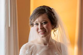 Sue Ames Bridal Outlet - 7