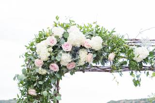 Daisy's Front Porch Flowers, Events & Creative Studio - 80