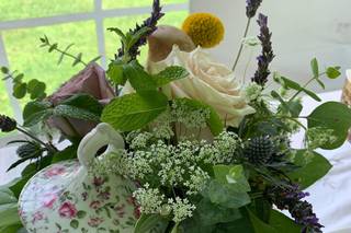 Little Miss Lovely Floral Design & Event Decorating - 52
