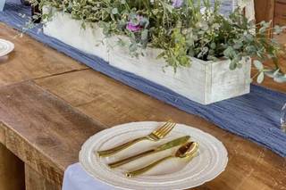 Bee's Knees Vintage Rentals - 9