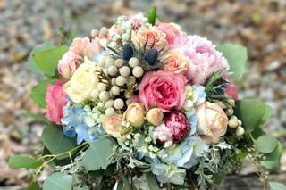 Elements Catering and Floral Design - 10