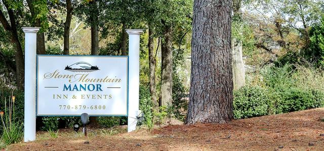 Stone Mountain Manor - 3