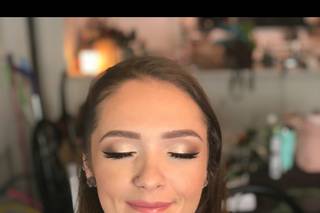 Gloss Beauty Bar - 74