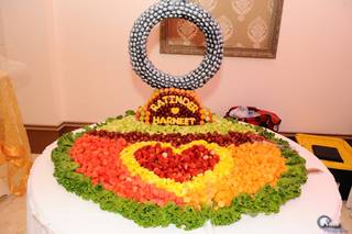FS Fruit Arrangements & Snacks - 12