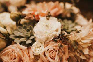 Amore Fiori Flowers and Gifts - 72