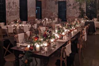Fleur De Lis Florist - 34