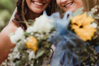 Angela Lynn Photos - 6