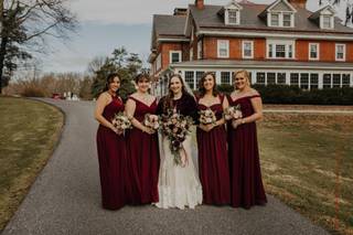 Lilla's Bridal Boutique - 23