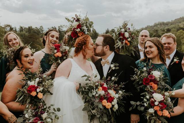Tara B's Eventful Planning & Floral Boutique 2