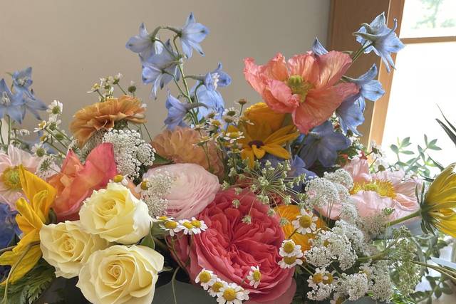 Allioops! Flowers & Gifts 4