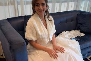 Lexa's Luxurious Looks - 5
