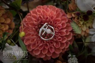 Sandra L. Porterfield Wedding & Event Floral Designs - 16