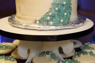 Heavenly Sweets Cakes - Wedding Cake - Noblesville, IN - WeddingWire