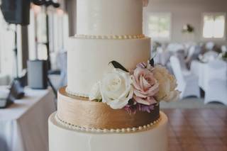 Ryke's Bakery, Catering, & Cafe 5