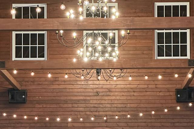 The Pavilion at Orchard Ridge Farms - Exclusive Catering by Henrici's 3