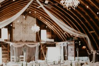 Lake Elsie Wedding Barn - 20