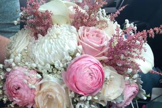 Petals to Pines Floral Located at 101 Market - 34