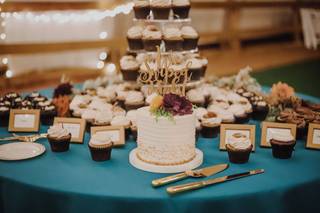 Flavor Cupcakery & Bake Shop - 27