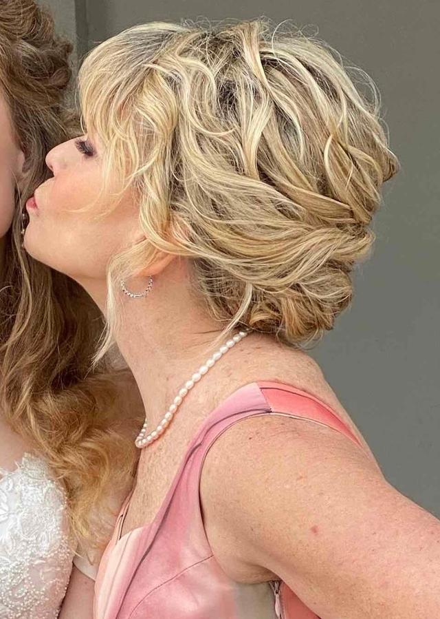 Swell Beauty Hair & Makeup Artistry - 1