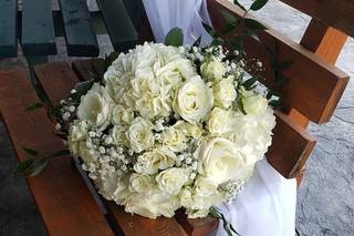 Com-Patt-ibles Flowers and Gifts - 5