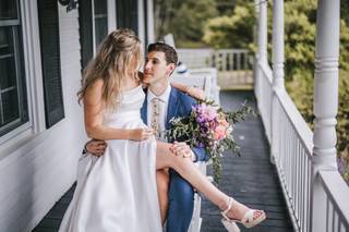 Bear Mountain Inn + Barn - 22