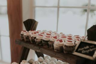 Lydia's Cakes & Confections - 37