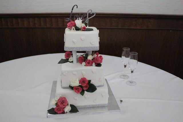 Bella's Custom Cakes - 4