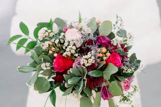 Nature's Best Floral & Boutique - 16