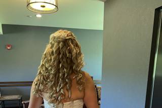 A Cut Above Full Service Salon - 45