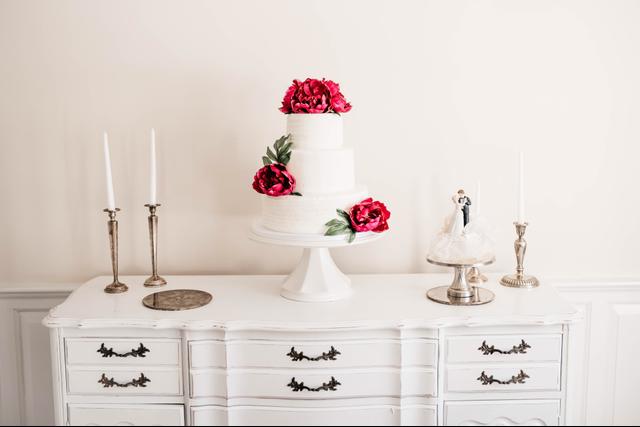 Gail's Custom Cakes - 3