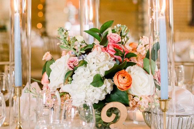 Petal's Edge Floral Design 4