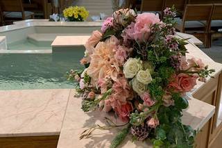 Nature's Best Floral & Boutique - 30