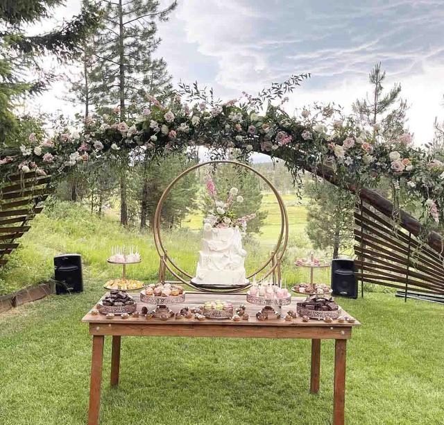 Lavender & Sage Floral Design Studio - 1