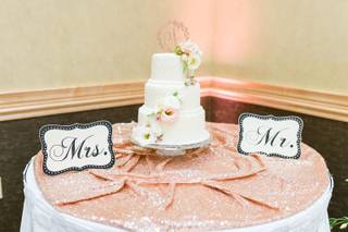 Crowned Cakes by Jess - 11