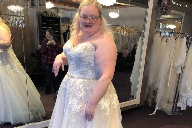 Plus Size Wedding Dresses - Wendy's Bridal Cincinnati - Bridal District