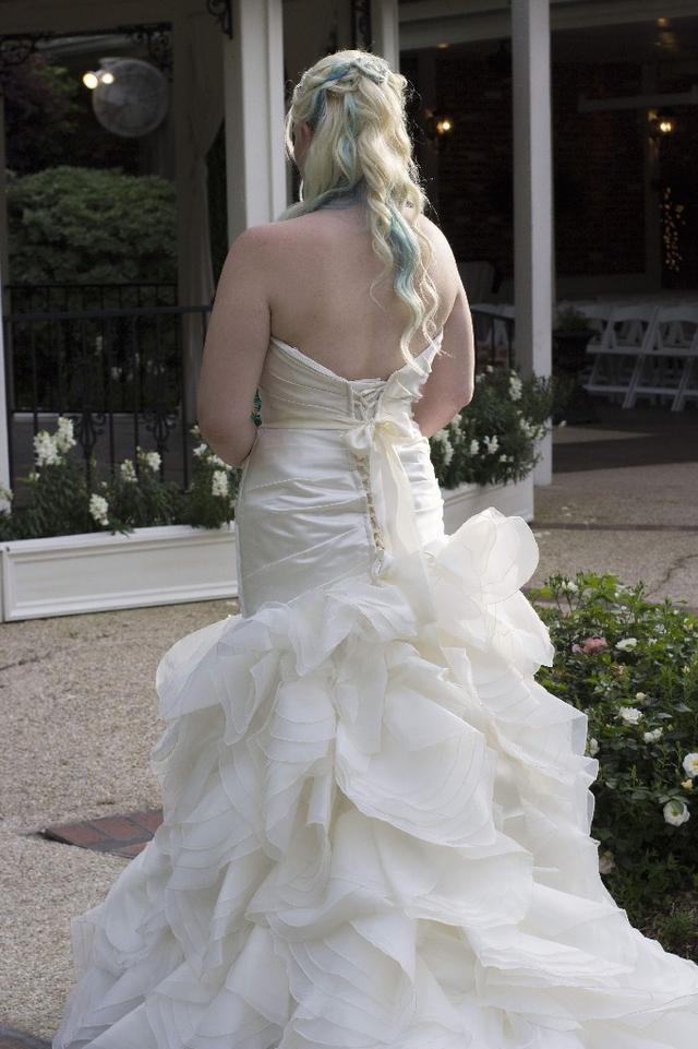 DG's Bridal and Formal Consignment - 3