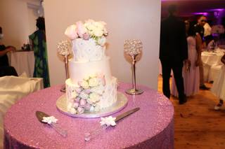 Incredible Edibles Bakery - 46