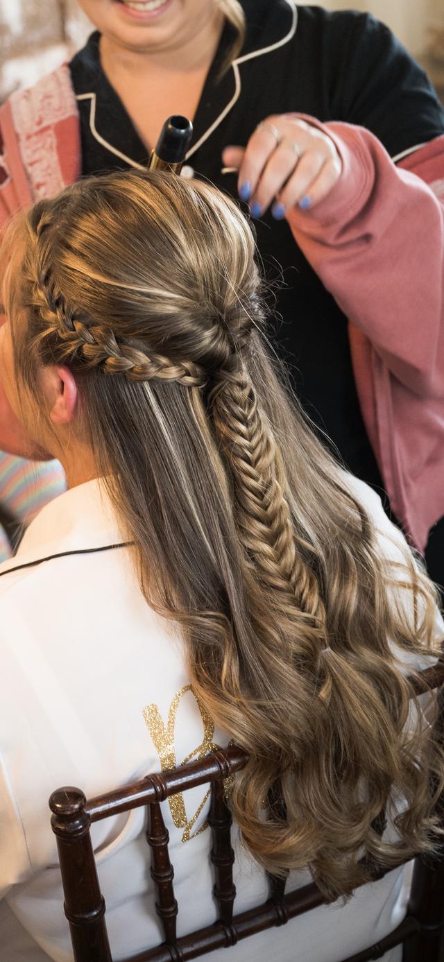 Anna V Salon - 1