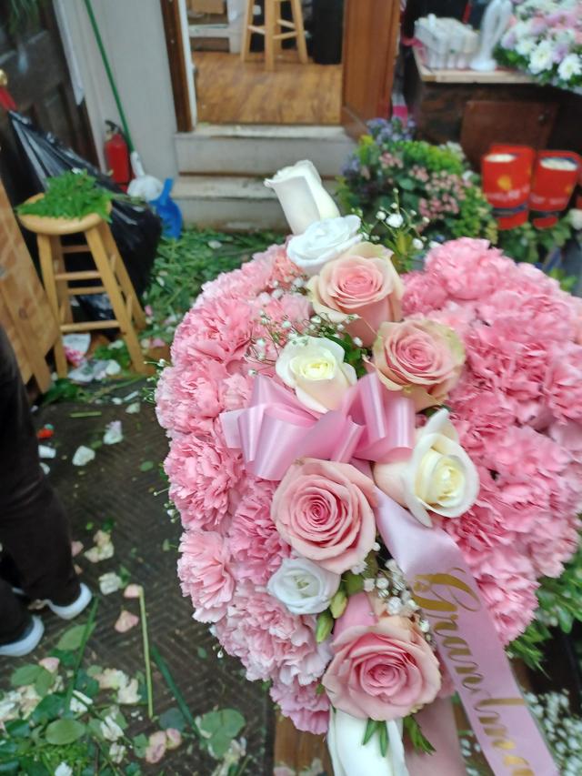 Red Velvet Florist and Sweet Pea Wedding Designs - 1
